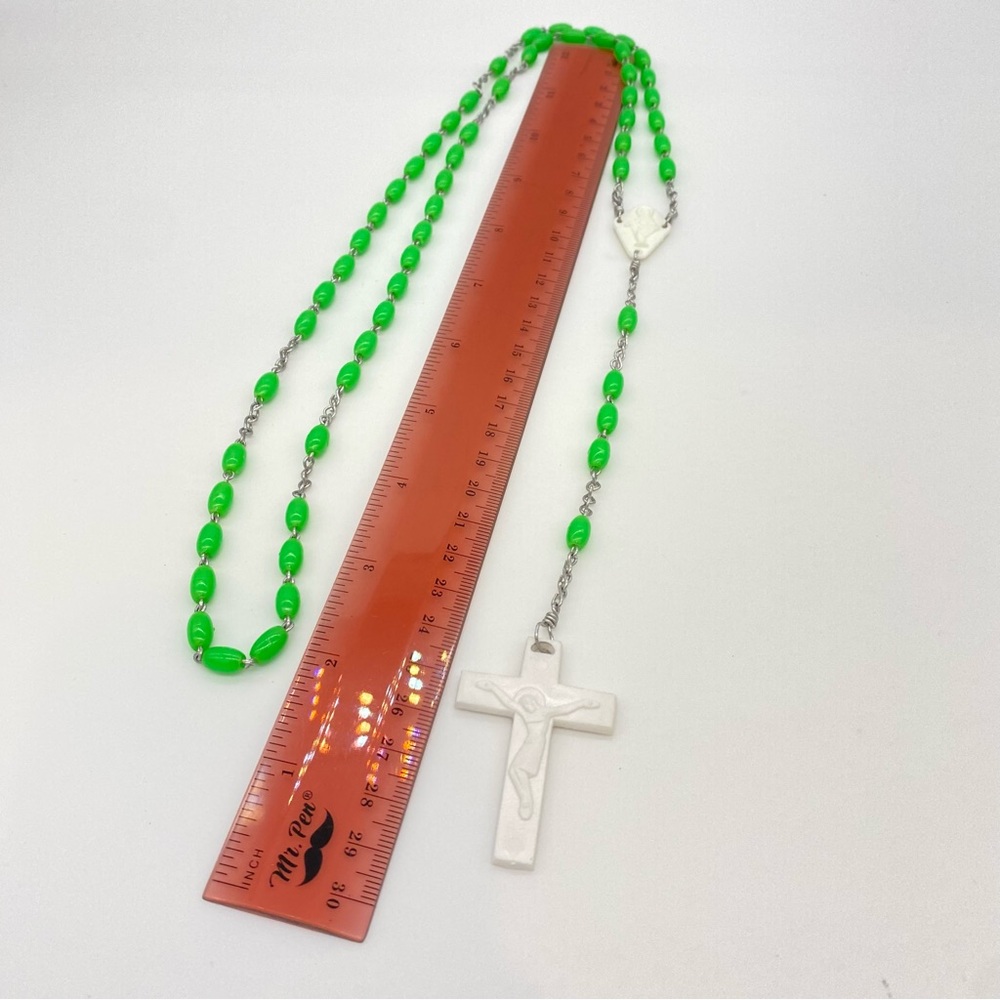 Green Beaded Rosary - Picture 5 of 5